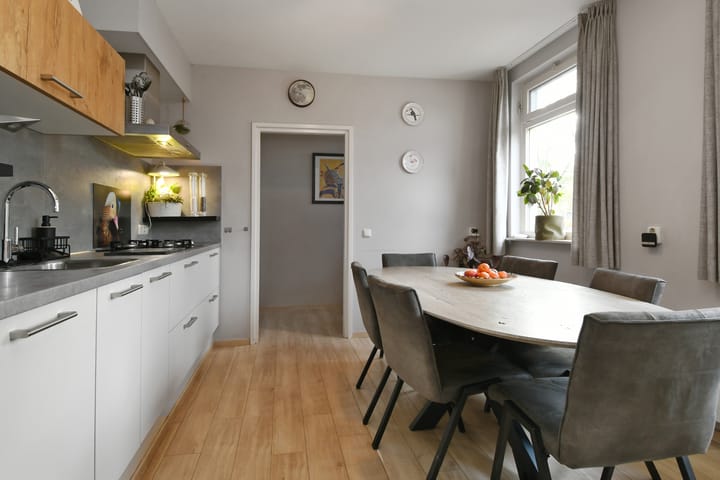 Foto 11 van Bloemerstraat 10