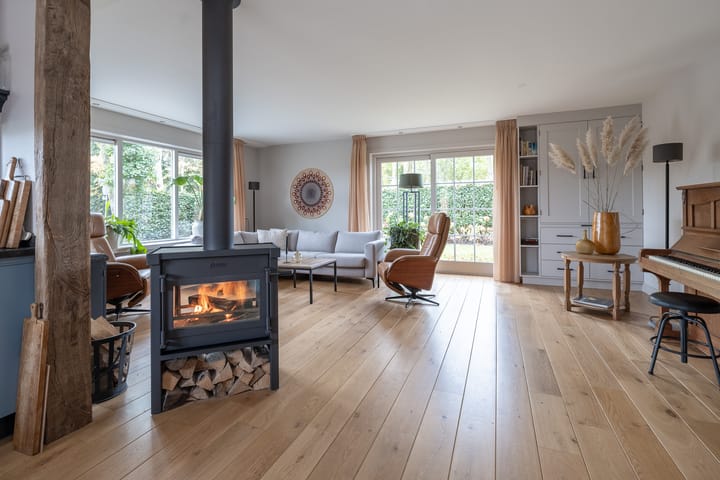 Photo 2 of Barnseweg 21