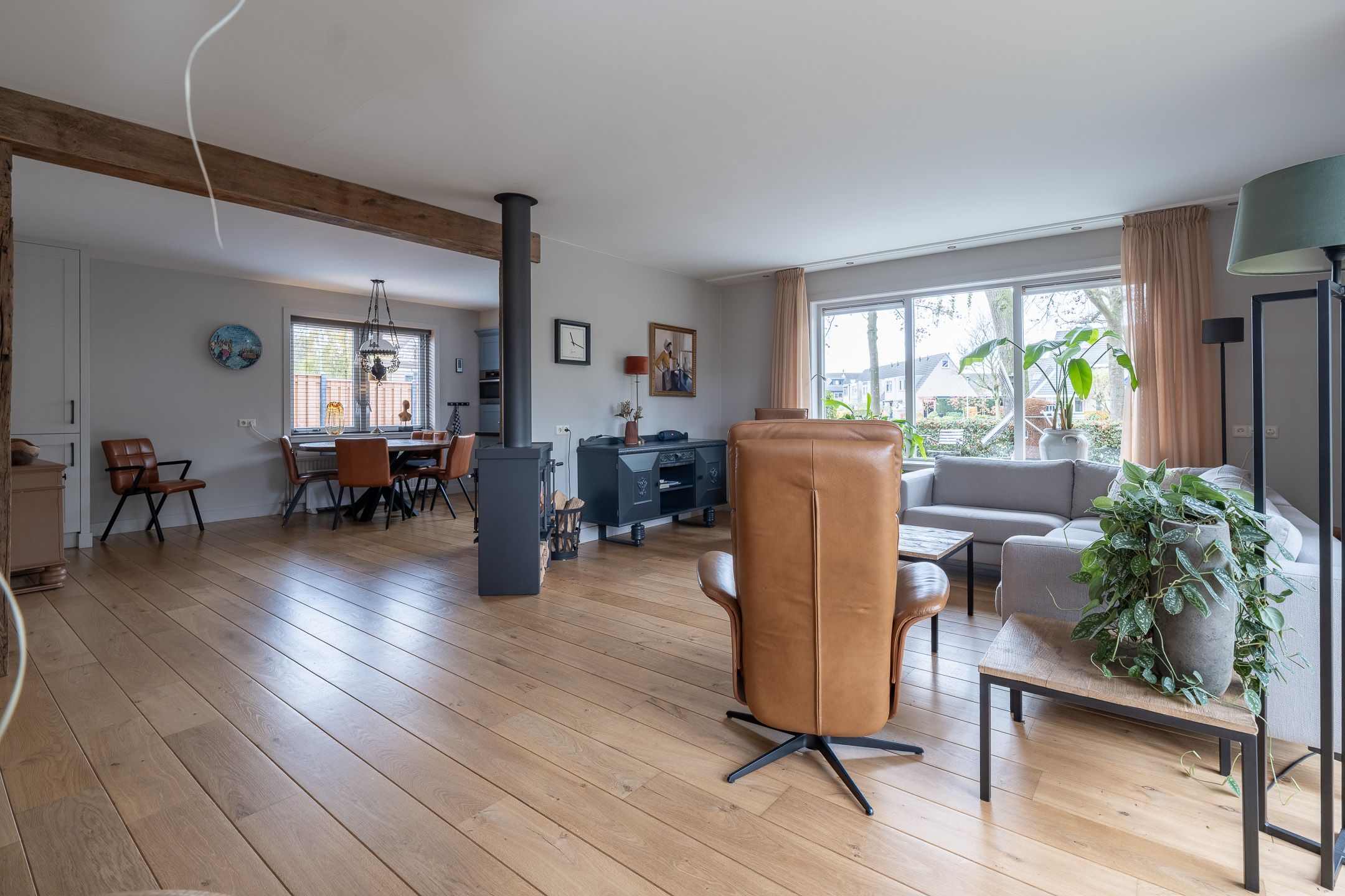 Photo 3 of Barnseweg 21