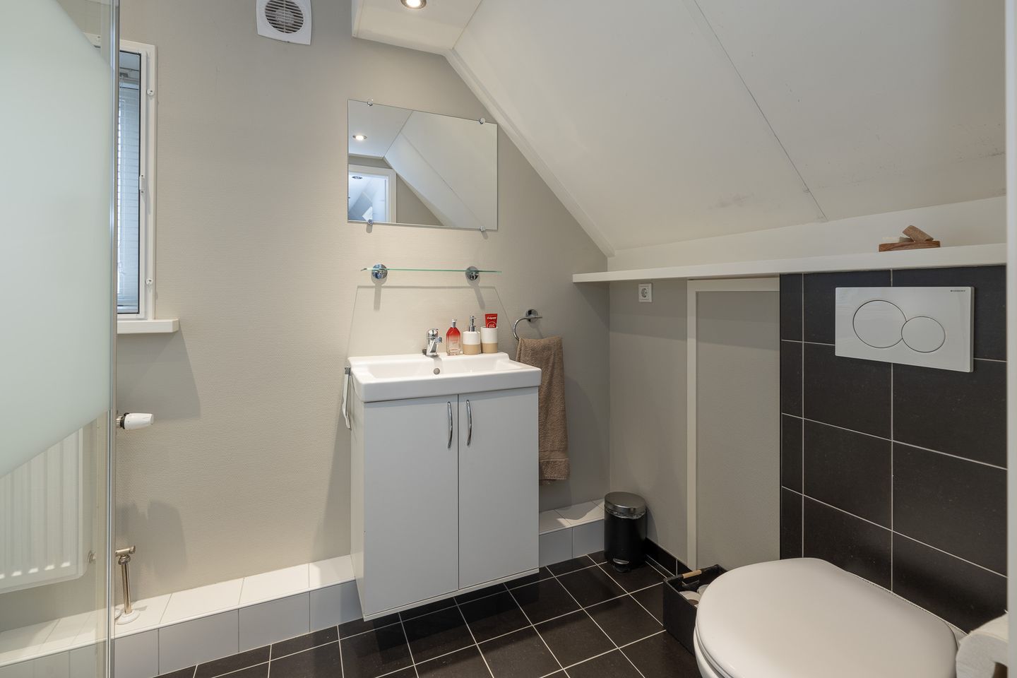 Photo 40 of Barnseweg 21