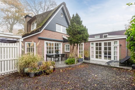 Doorntjes 10 secondary image