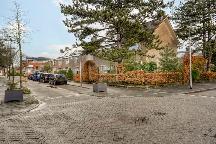 Foto 36 van Dr. A.E. Remouchampsstraat 2