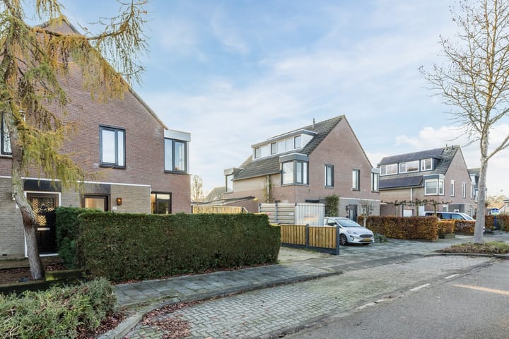 Foto 37 van Kamillestraat 14