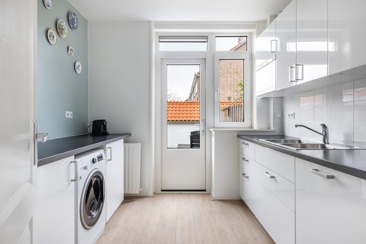 Photo 3 of Prins Bernhardstraat 23