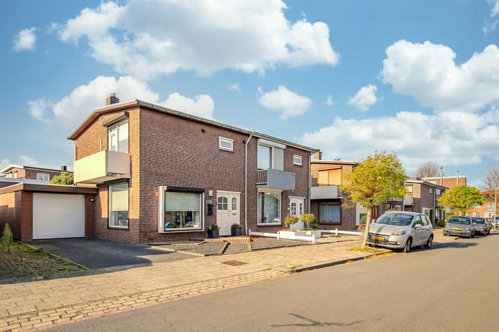 Photo 22 of van Dietrichsteinstraat 1