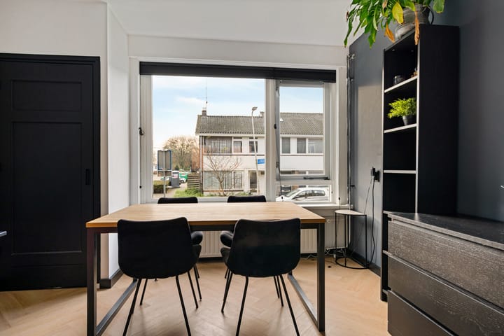 Photo 10 of Louise de Colignystraat 2