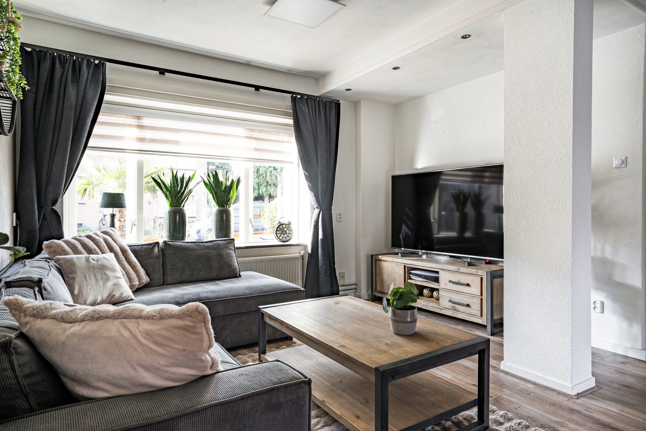 Photo 3 of Borneolaan 19