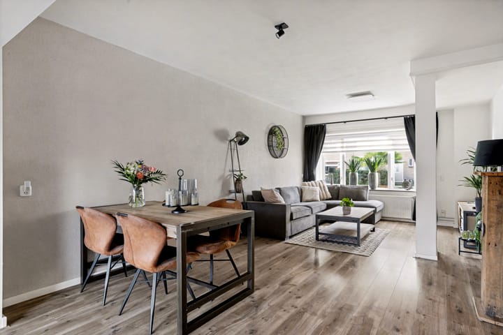 Foto 5 van Borneolaan 19