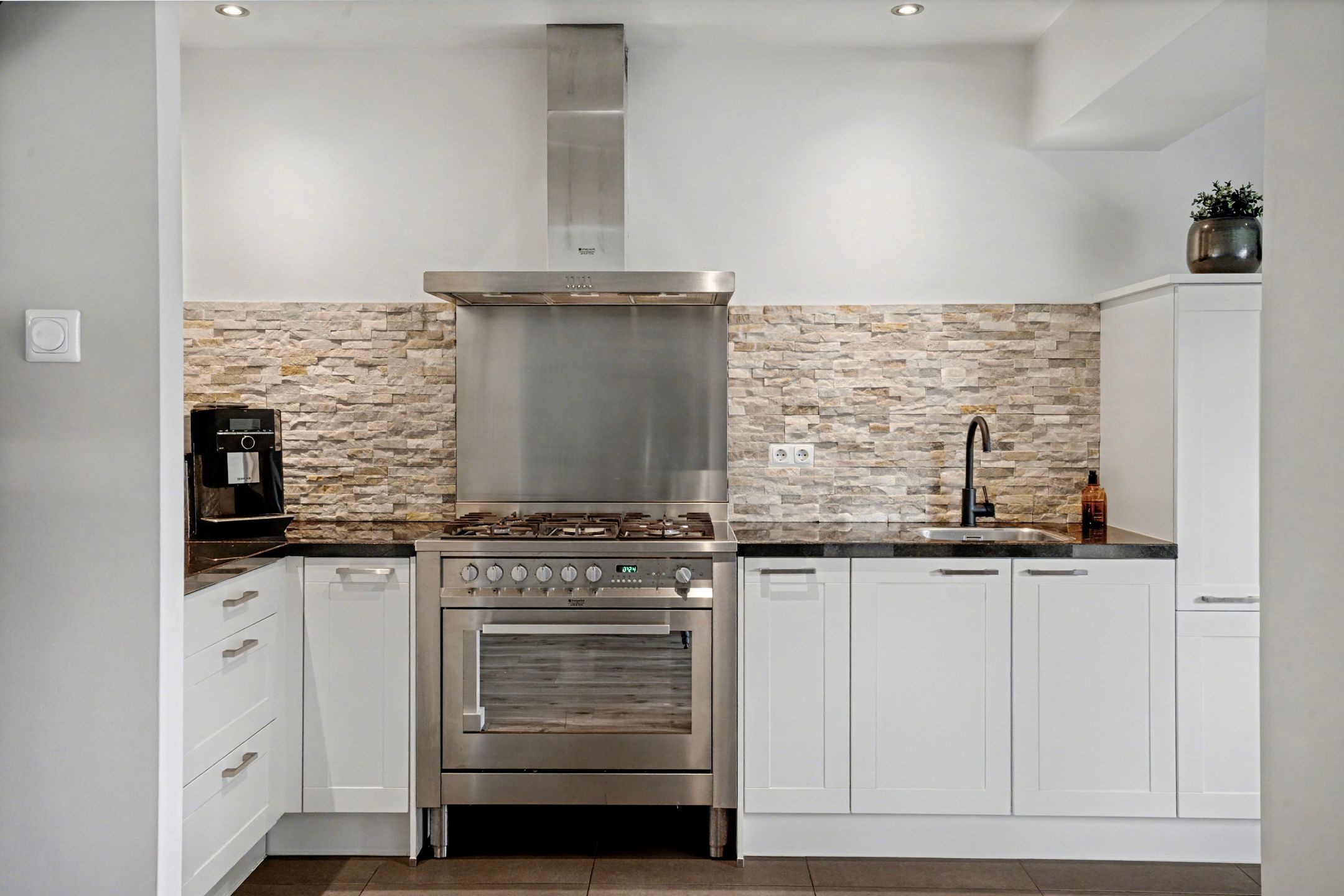 Photo 9 of Borneolaan 19