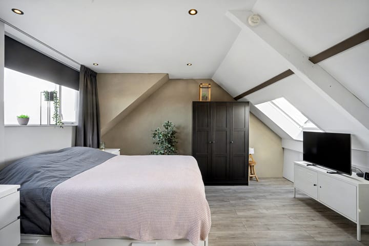 Foto 16 van Borneolaan 19