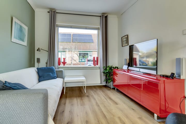 Photo 5 of Prins Hendrikstraat 10