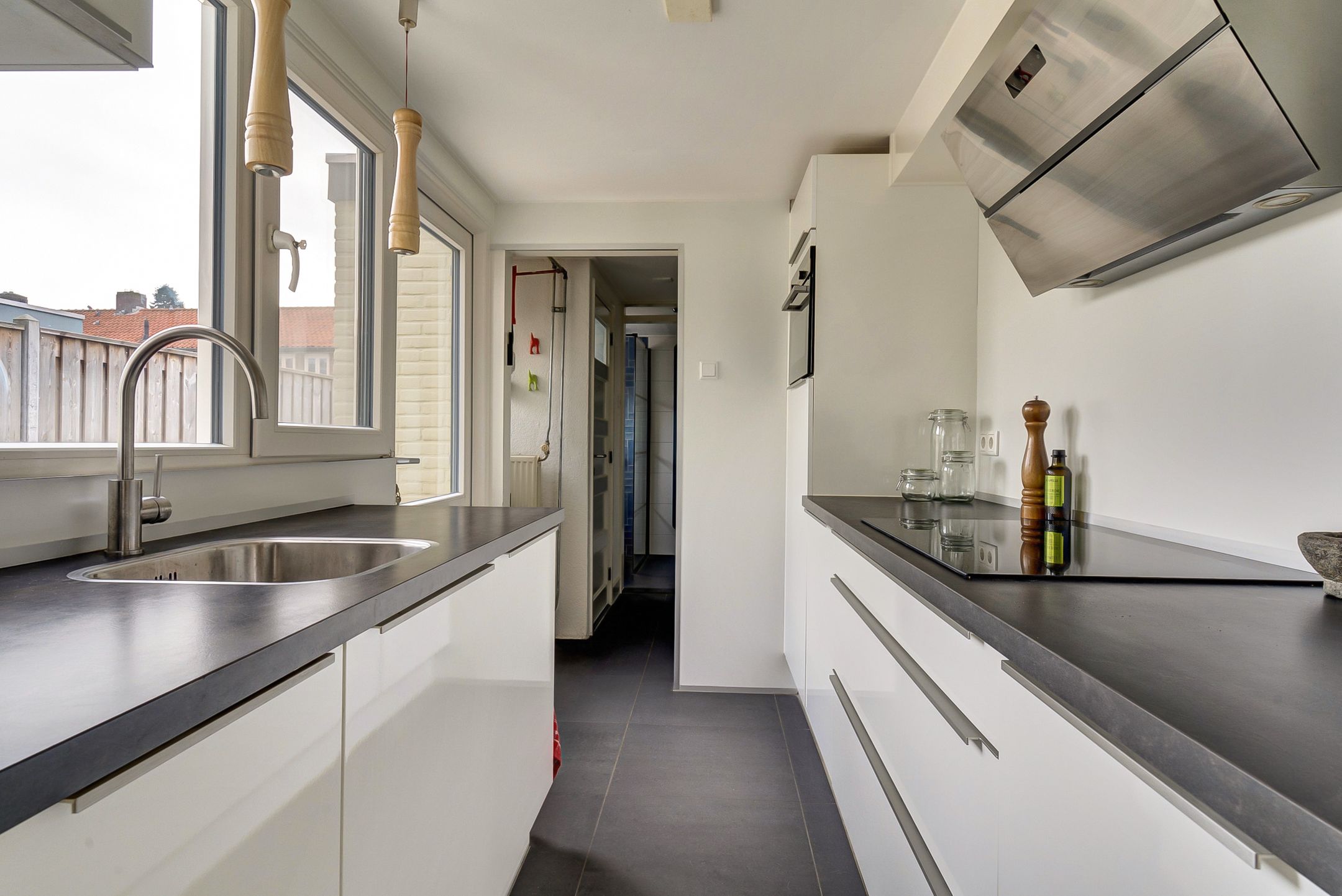 Photo 9 of Prins Hendrikstraat 10