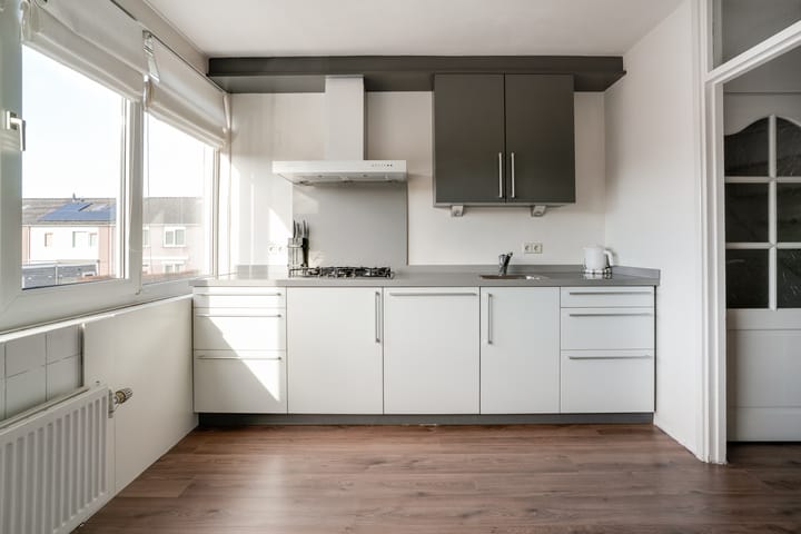 Foto 2 van Rossinistraat 10