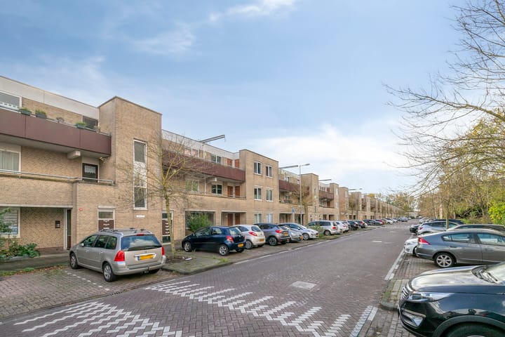 Photo 5 of Overleg 44