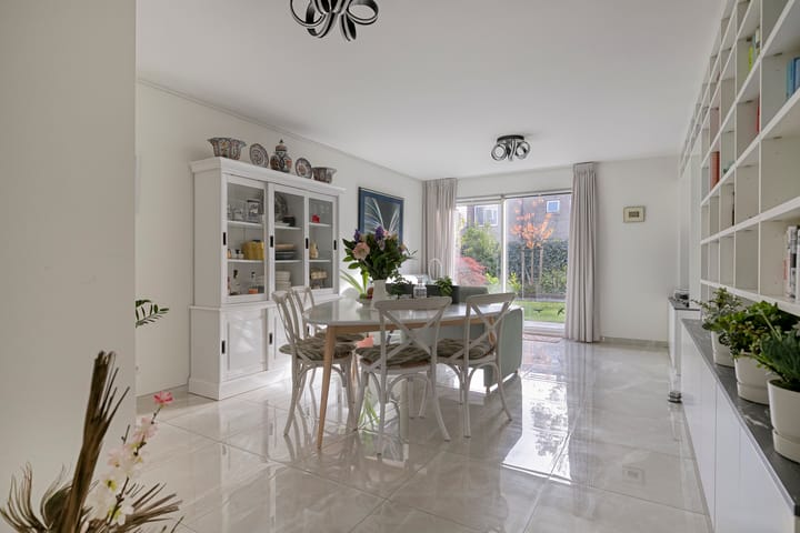 Photo 3 of Overleg 44