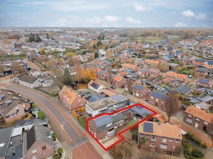 Photo 2 of Loevestraat 54