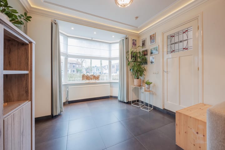 Photo 10 of Loevestraat 54