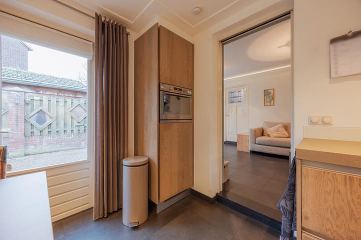 Photo 13 of Loevestraat 54