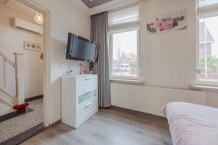 Photo 15 of Loevestraat 54