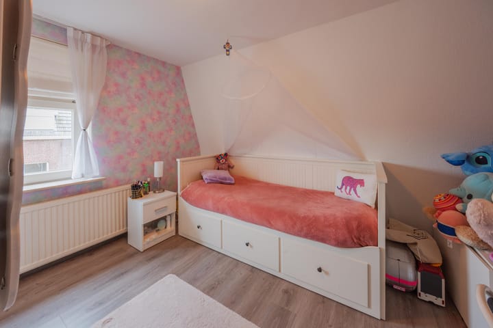 Photo 21 of Loevestraat 54