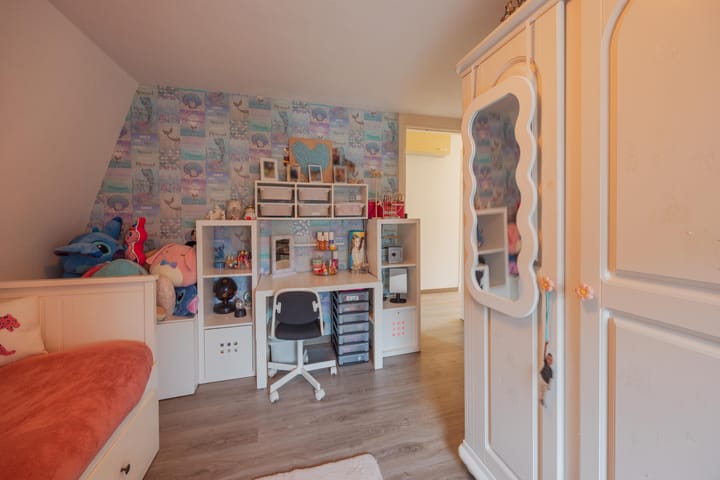 Photo 22 of Loevestraat 54