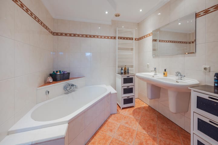 Photo 26 of Loevestraat 54