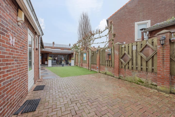 Photo 27 of Loevestraat 54