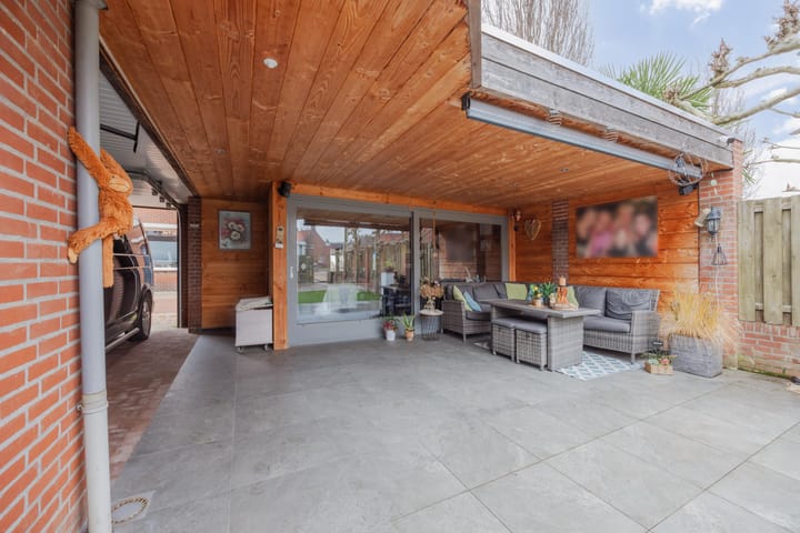 Photo 31 of Loevestraat 54