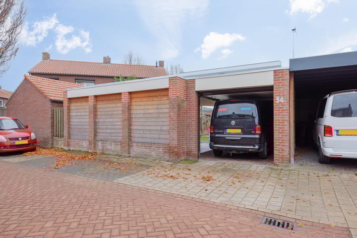 Photo 35 of Loevestraat 54