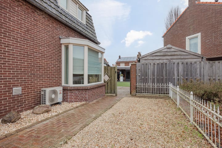 Photo 36 of Loevestraat 54