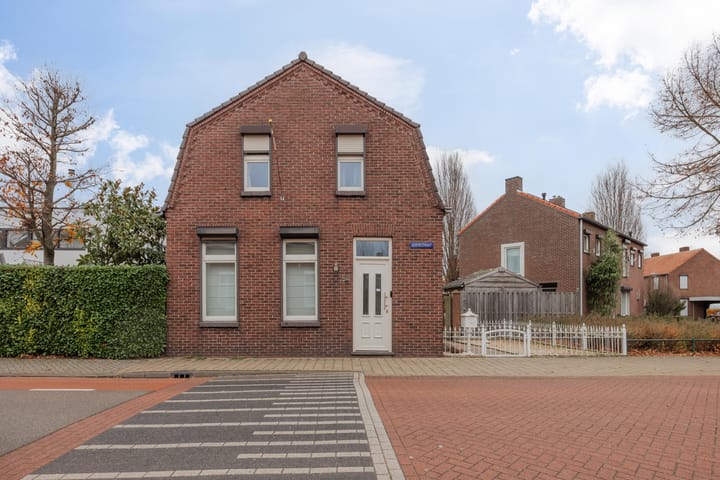 Photo 39 of Loevestraat 54