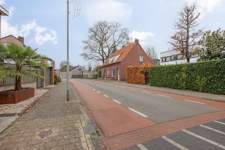 Photo 41 of Loevestraat 54