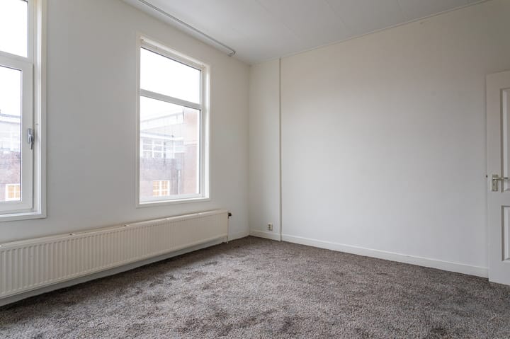 Foto 16 van Pijnboomstraat 115