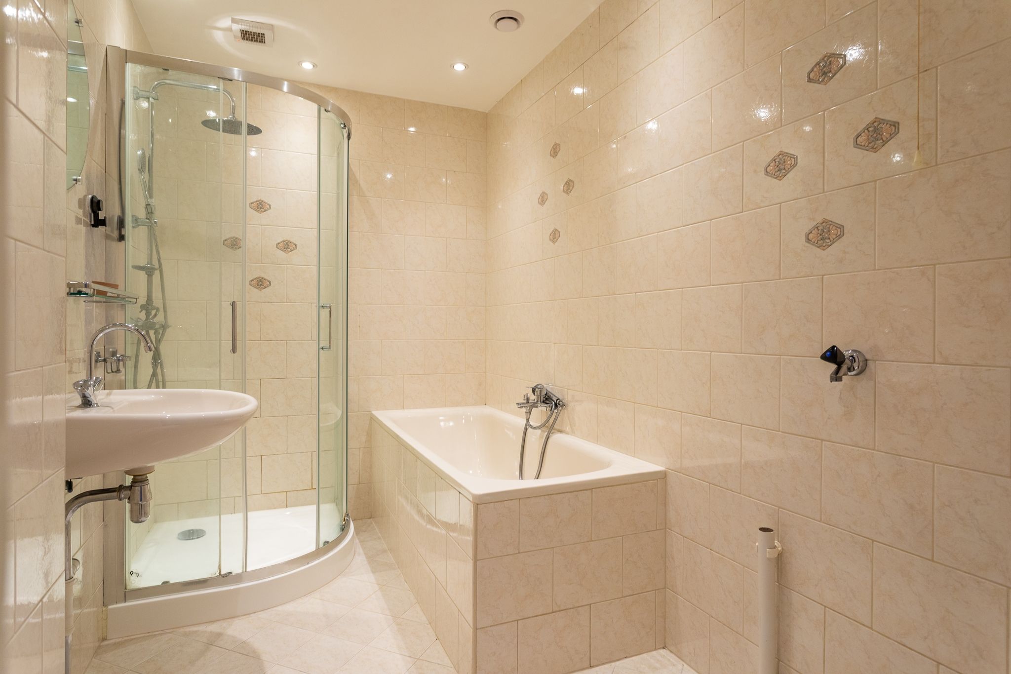 Foto 18 van Pijnboomstraat 115