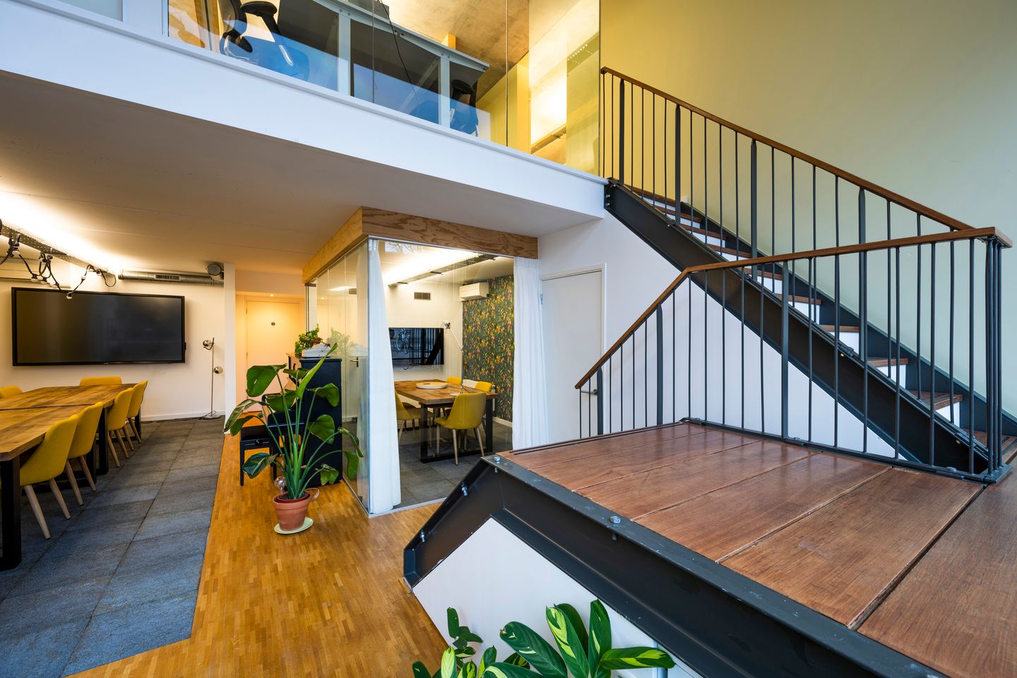 View photo 5 of Barentszplein 2-B