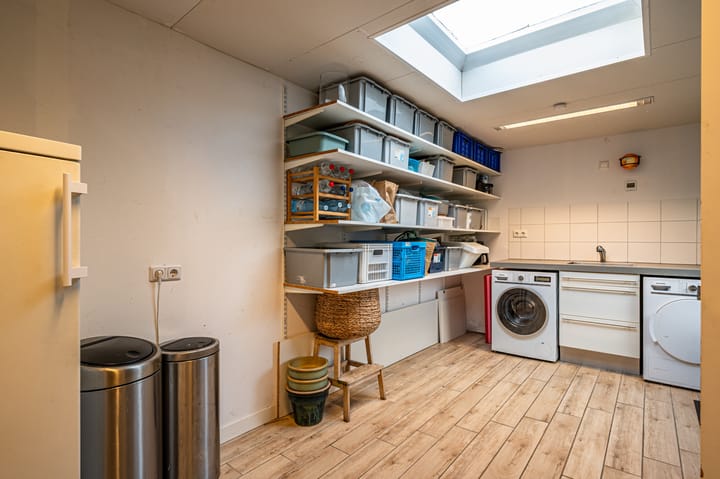 Photo 23 of Schoolstraat 12