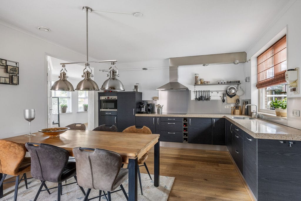 Photo 14 of Parkleane 9