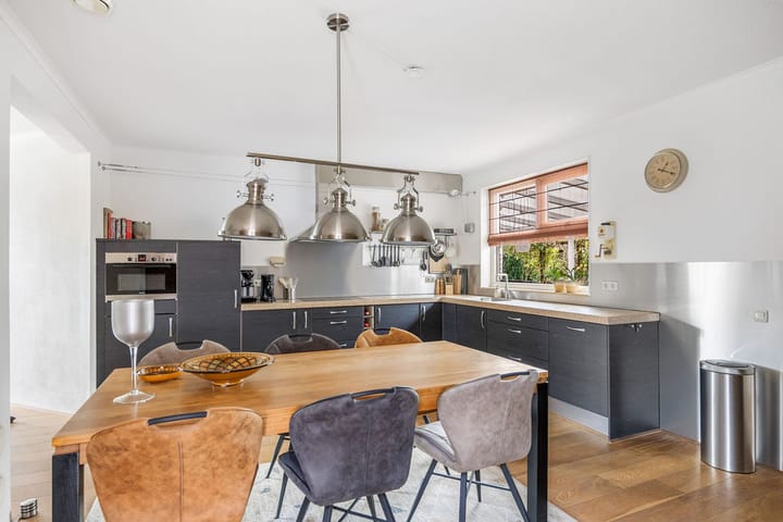 Photo 17 of Parkleane 9