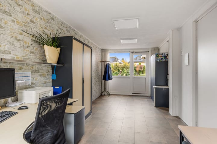 Photo 19 of Parkleane 9