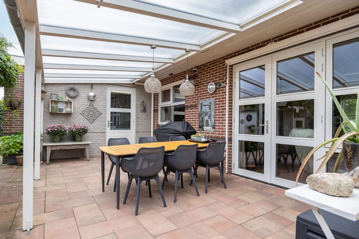 Photo 37 of Parkleane 9