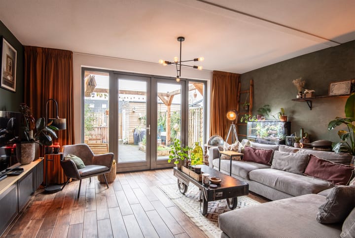 Photo 5 of Mennestraat 57