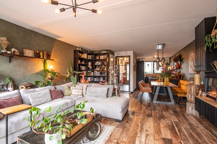 Photo 6 of Mennestraat 57