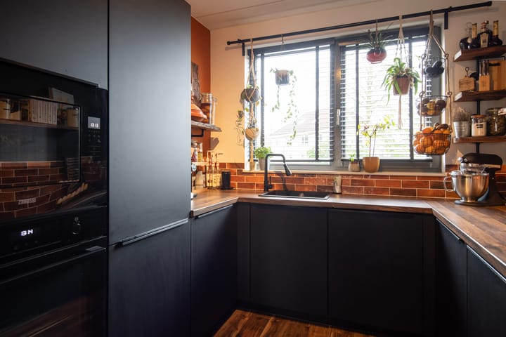 Photo 9 of Mennestraat 57