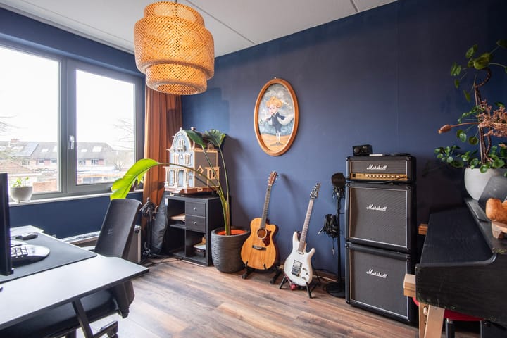 Photo 14 of Mennestraat 57