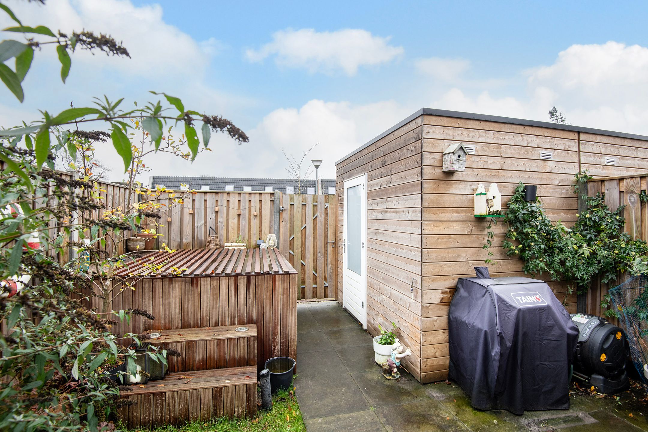 Photo 21 of Mennestraat 57