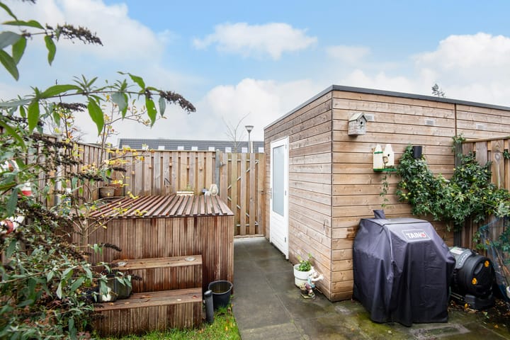 Photo 21 of Mennestraat 57