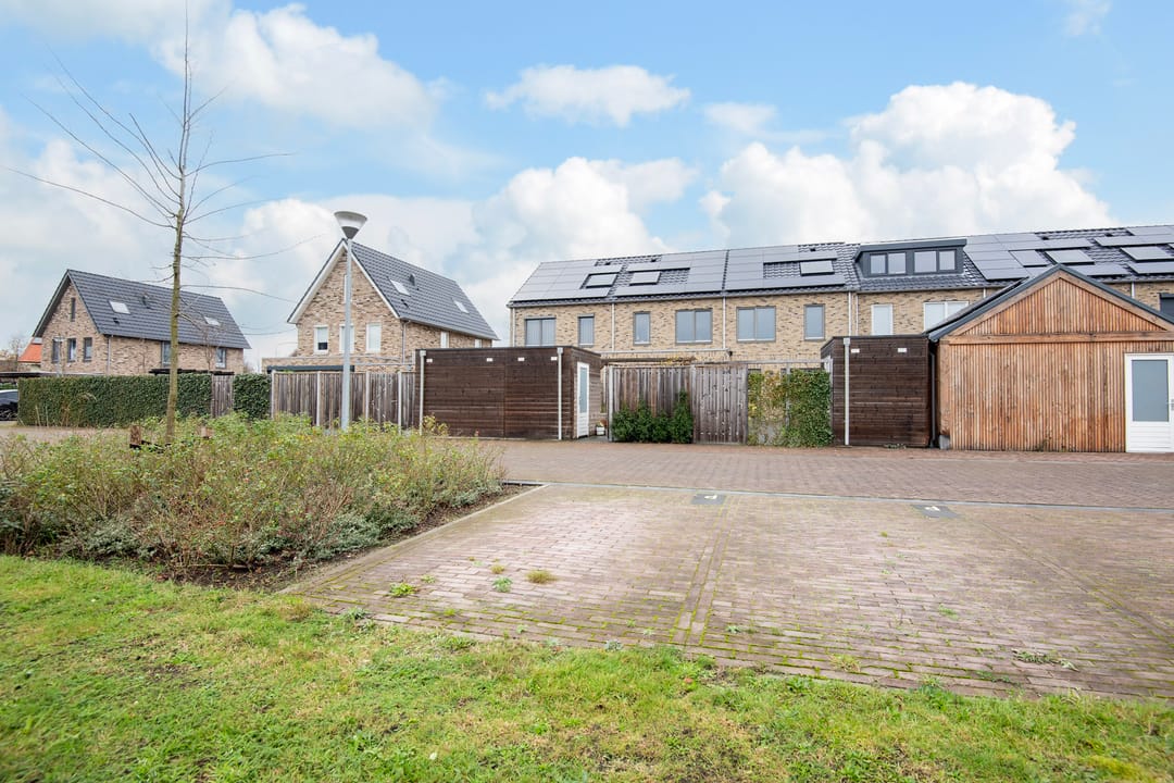 Photo 22 of Mennestraat 57