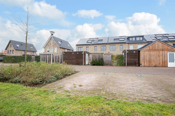 Photo 22 of Mennestraat 57