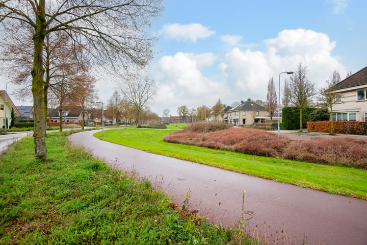 Photo 24 of Mennestraat 57