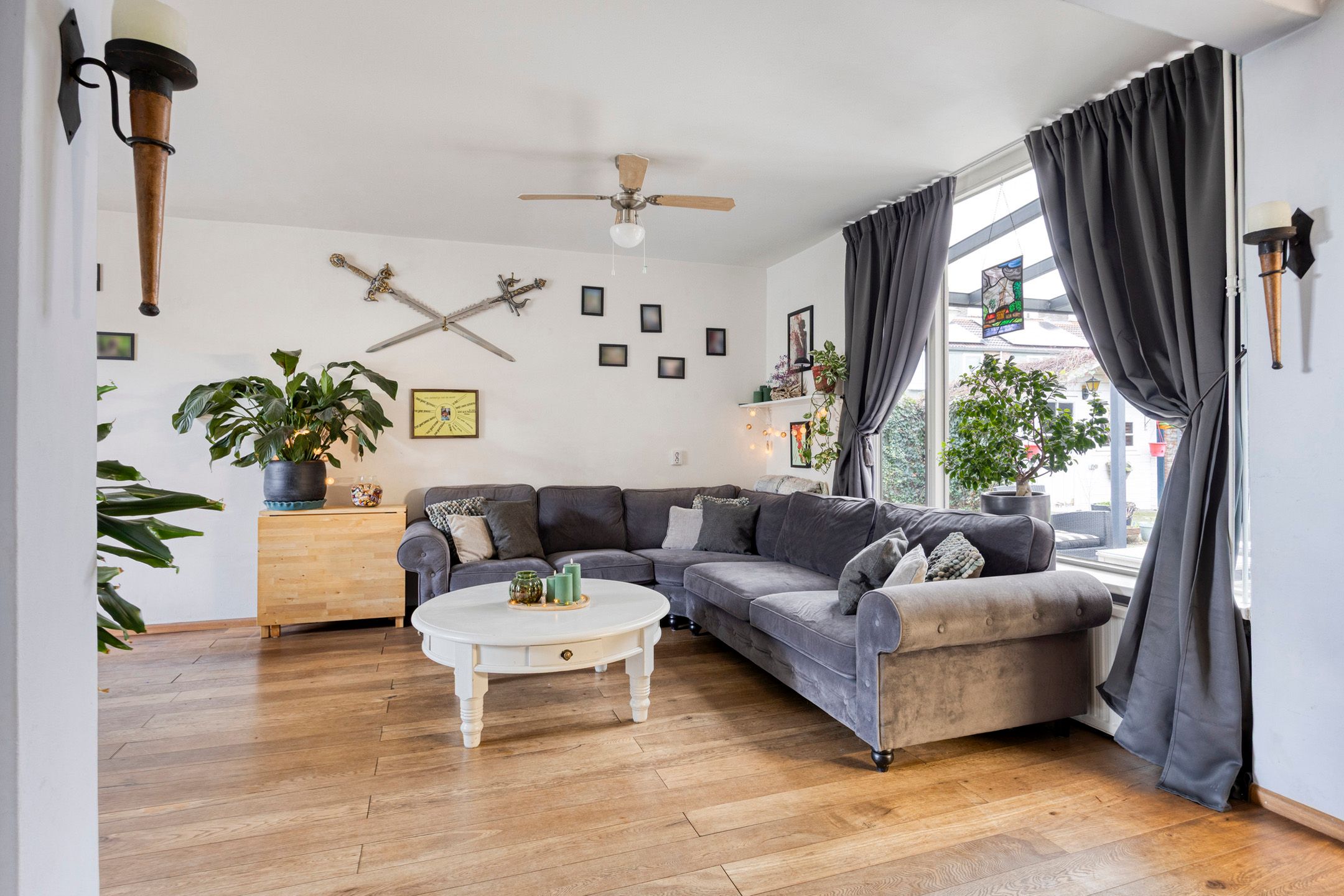 Foto 12 van Anna van Burenweg 8